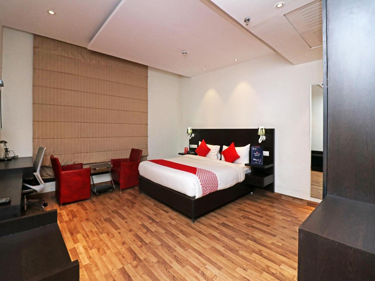 Capital O 19296 Joy Inn & Suites Bhiwadi Exterior foto