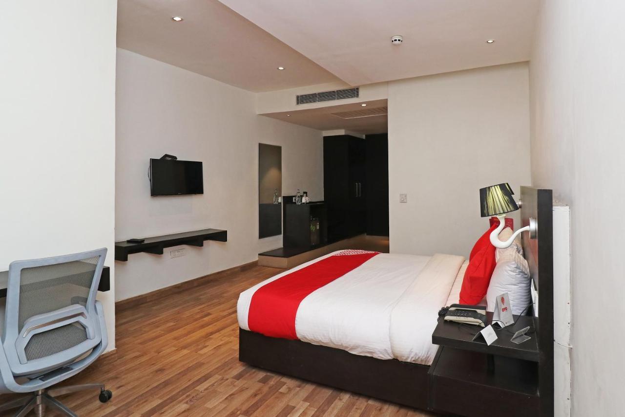 Capital O 19296 Joy Inn & Suites Bhiwadi Exterior foto