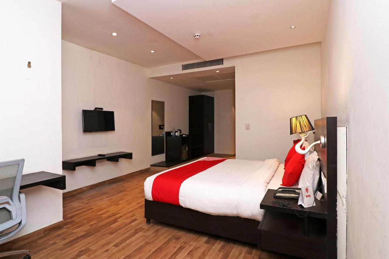 Capital O 19296 Joy Inn & Suites Bhiwadi Exterior foto