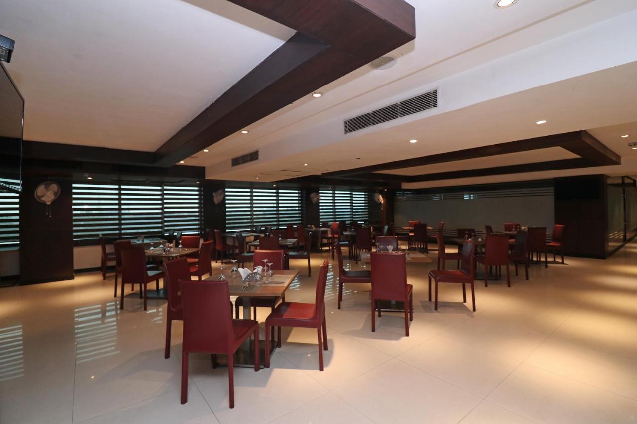 Capital O 19296 Joy Inn & Suites Bhiwadi Exterior foto